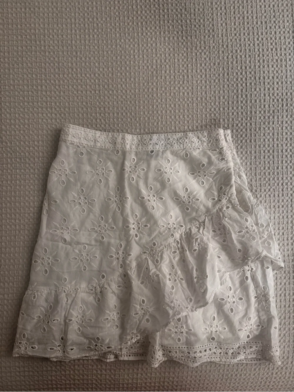 Express White Eyelet Ruffle Summer Skirt Size 8
